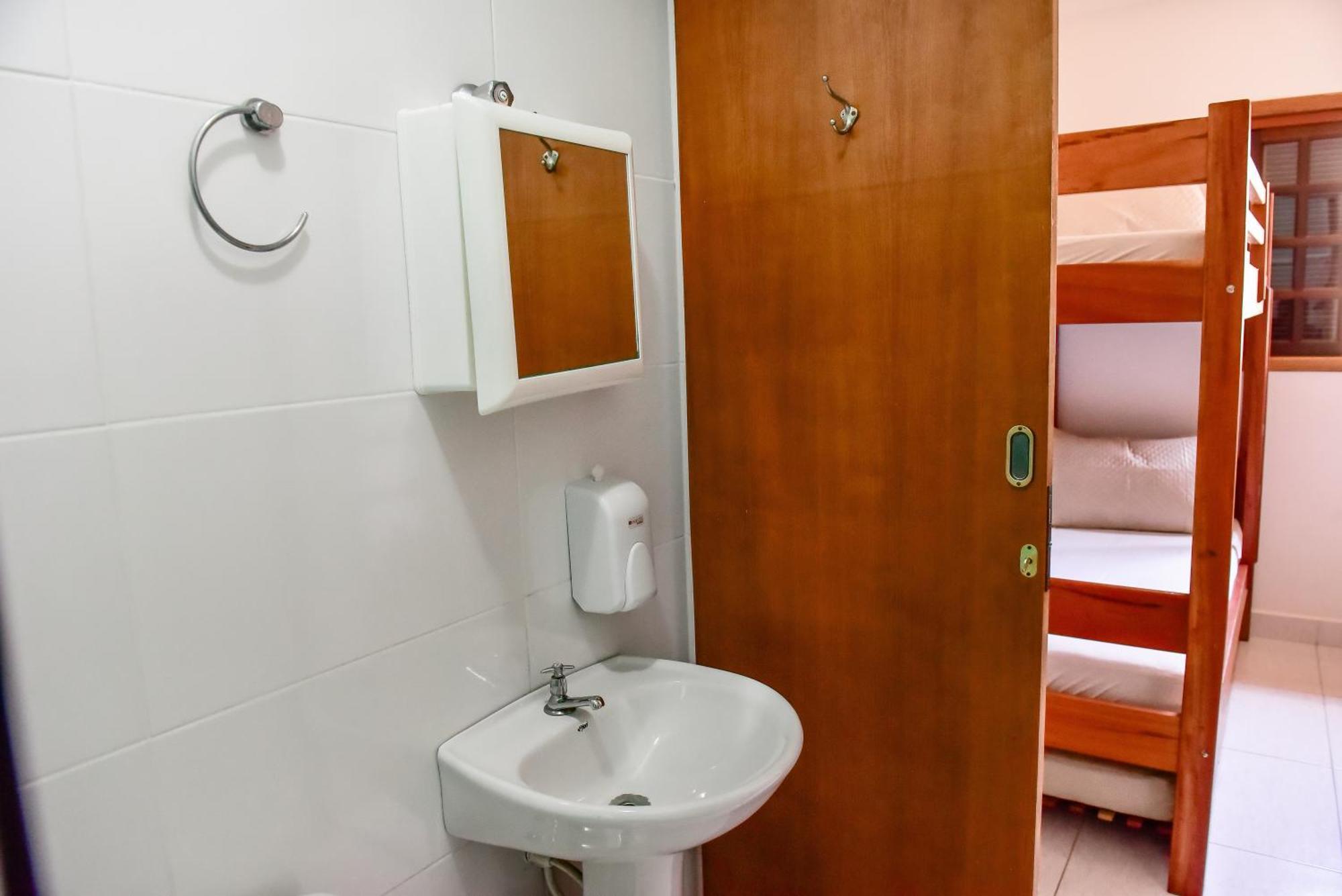 Chalés por temporada no Villagio Santa Mônica, em Caraguatatuba Extérieur photo