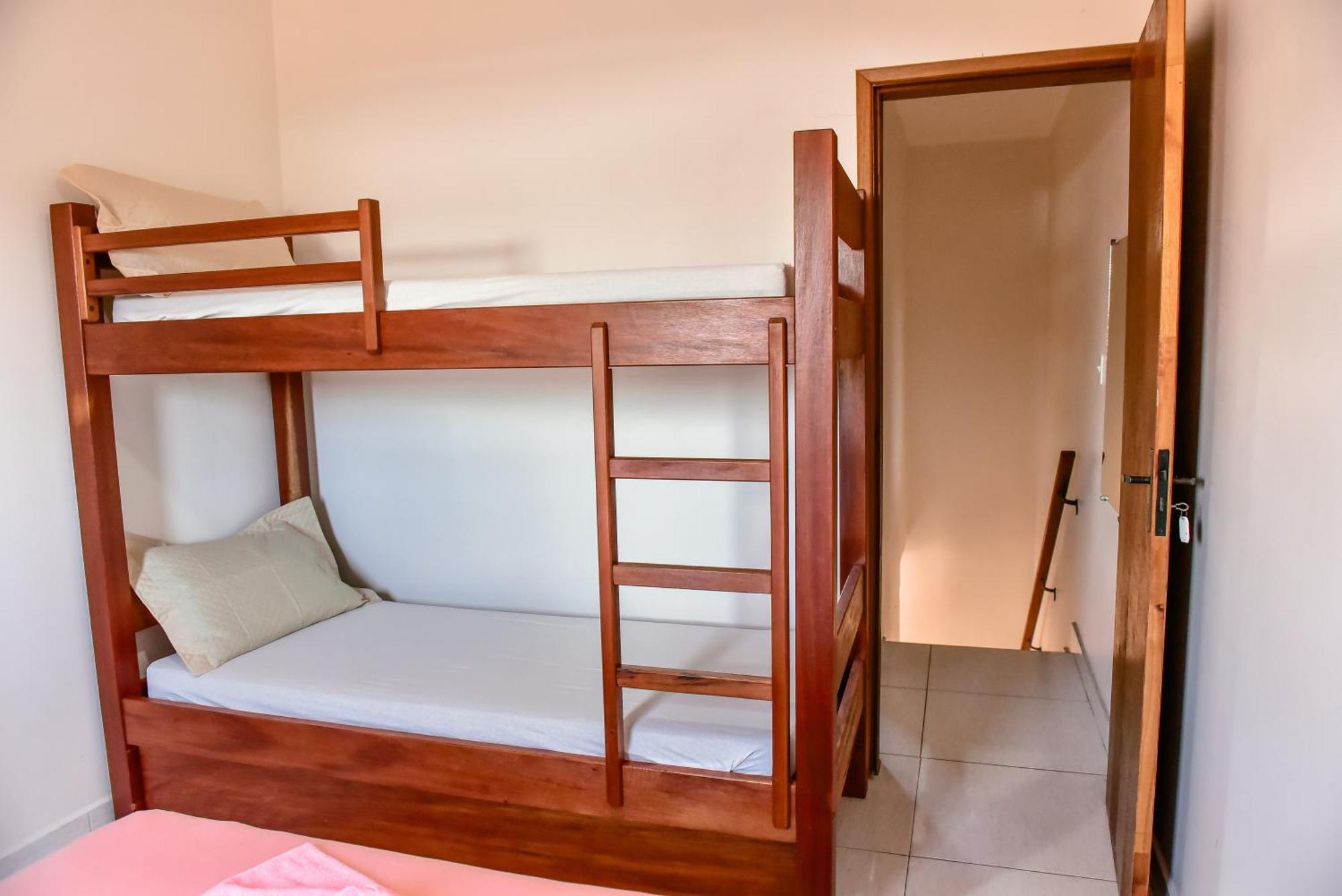 Chalés por temporada no Villagio Santa Mônica, em Caraguatatuba Chambre photo